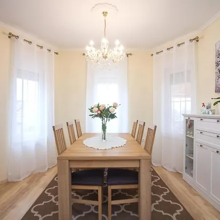 Olive Zadarvillas
